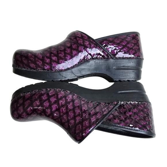Purple Clogs Sanita Professional Dory Size EU41 US 10 Patent Leather Scales - Picture 15 of 15